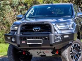 ARB 4x4 Accesorios A-3914650 - Arb | Paragolpes Summit Sahara (con arco negro) Toyota Hilux